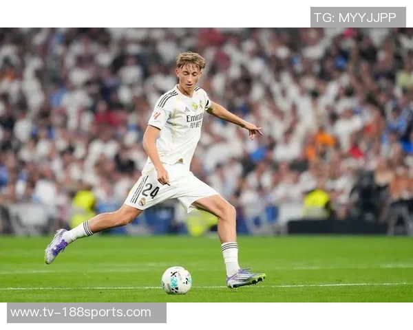 赫伊森以20岁223天的年龄成为西甲历史上最年轻进球后卫