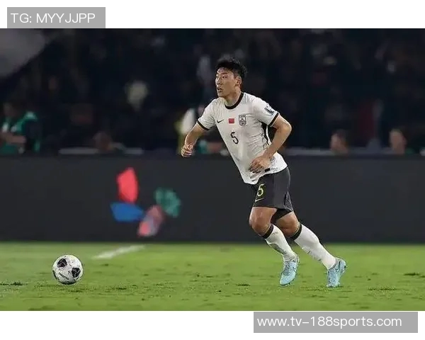 申花遭广岛逆袭朱辰杰失位致荒木隼人头球破门球队陷入困境